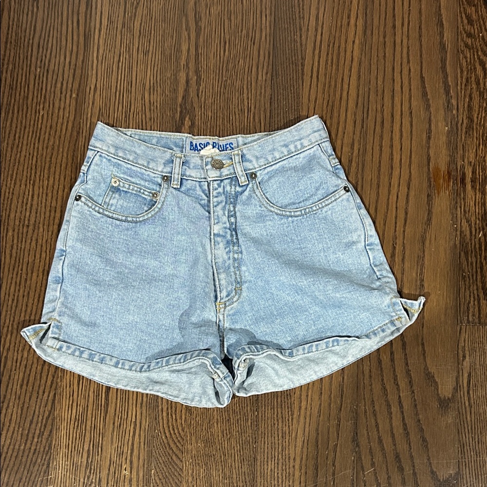 Vtg 90s Basic Blues Light Wash Denim High-Rise Women’s Shorts 24